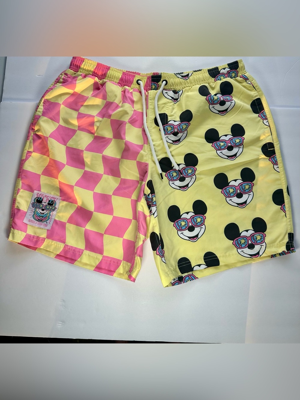 Neff x Disney Mickey Mouse Hot Tub Swim Trunks Mens Size Large Pink Yellow